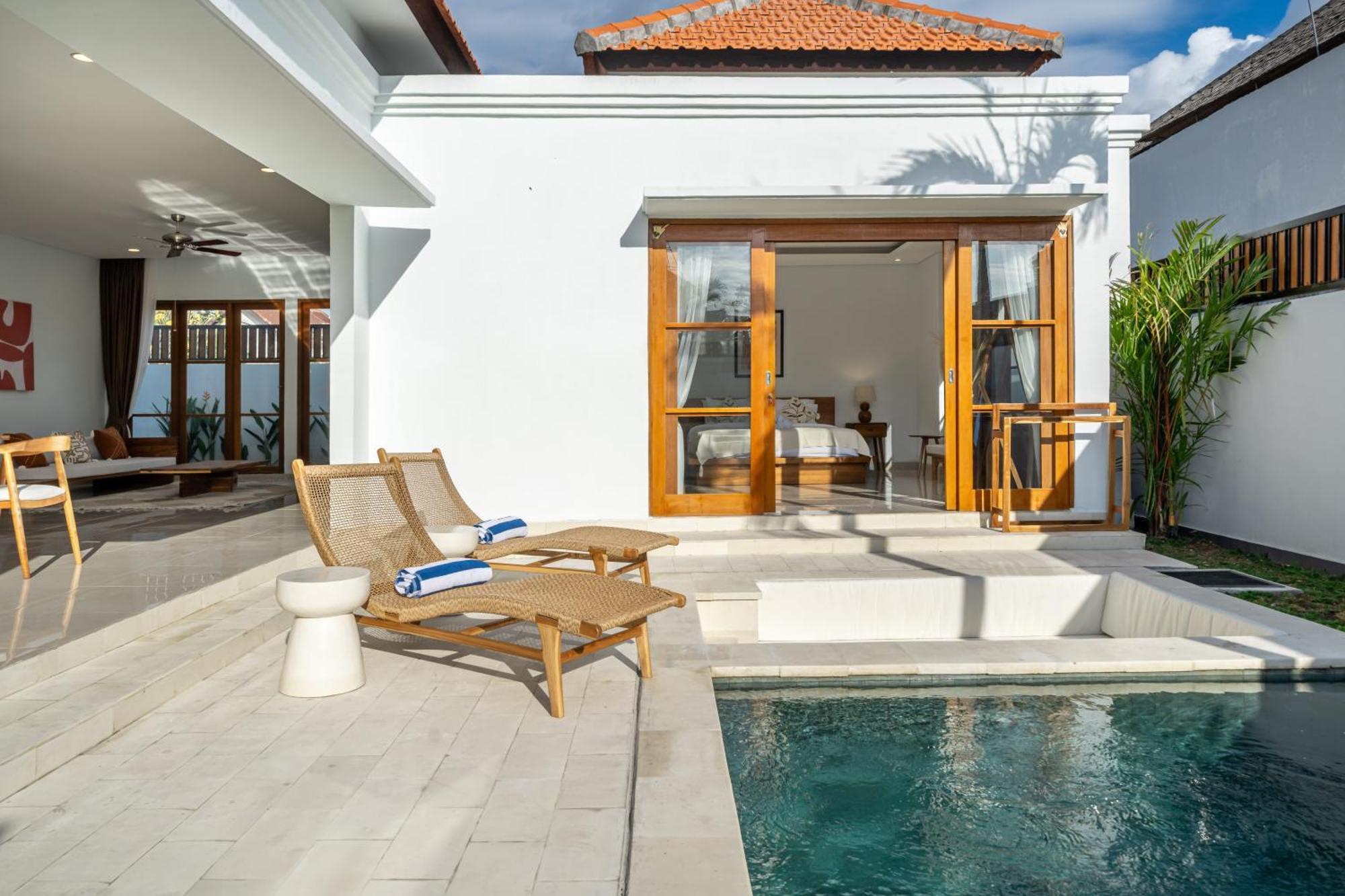 Special Offer! Elegant 2-Bedroom Villa With Large Pool In Canggu! Exterior photo